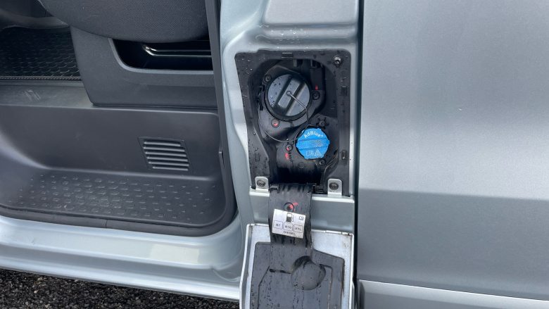 Renault Trafic Lwb Diesel LL30 Blue dCi 170 Extra Sport[Safety] Crew Van EDC